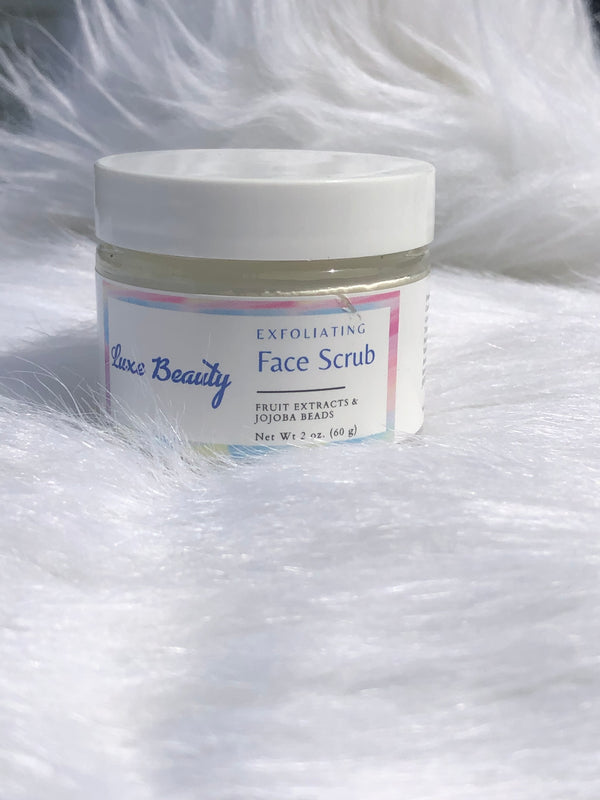 Instantly rejuvenate with our clean and green face and body scrub made from our blend of nourishing vitamins and fruit extracts. 